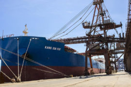 Porto faz novo embarque recorde de grãos em um único navio