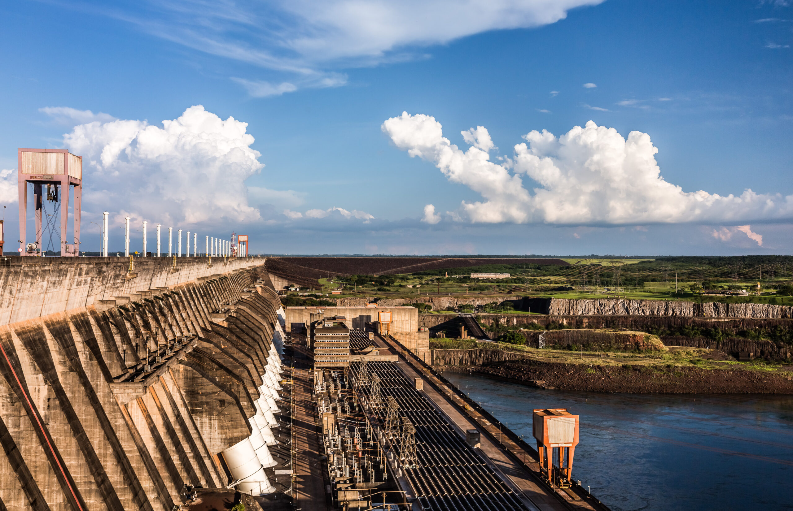 Itaipu atinge produção de 3 bilhões de megawatts-hora
