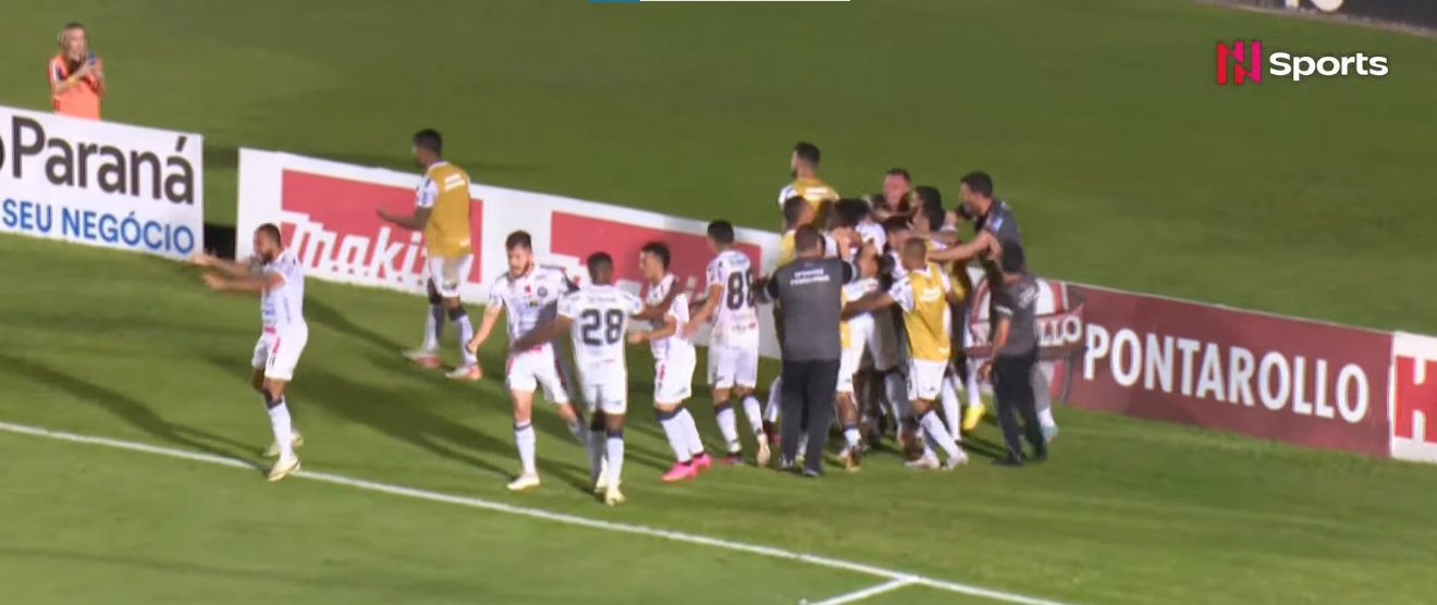 Operário vence o Azuriz e enfrenta o Athletico na semifinal do Paranaense